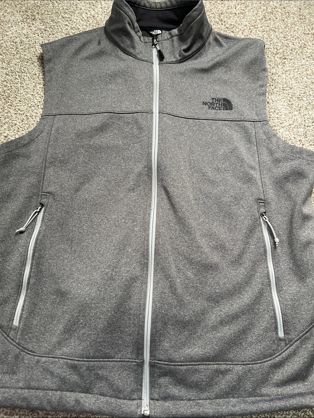 The North Face Men's Dark Gray Full-Zip Softshell Vest